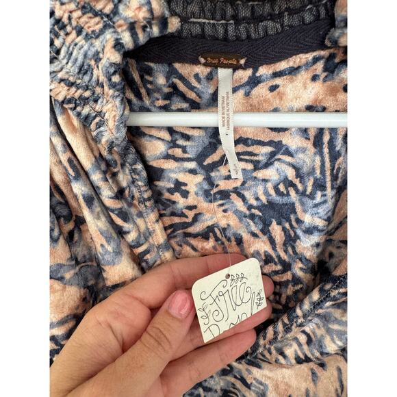 NWT Free People Go Get Em Crushed Velvet Tiger Print V-Neck Balloon Sleeve Top S - Picture 7 of 7